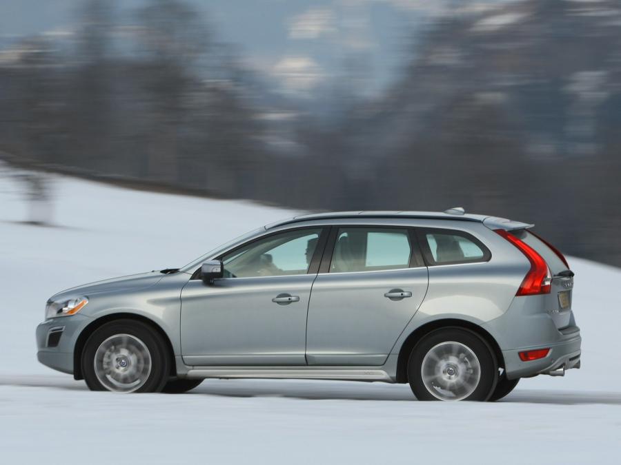  Volvo XC60 R-Design 2009 года  (UK) (фото 3 из 29)